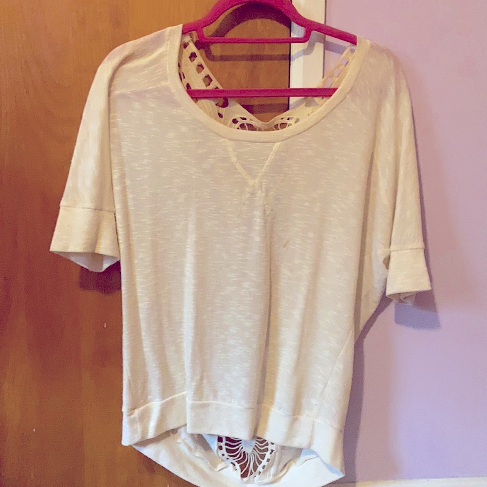 💗2 FOR $10 SALE💗 Cream tunic with lace open back, size medium!